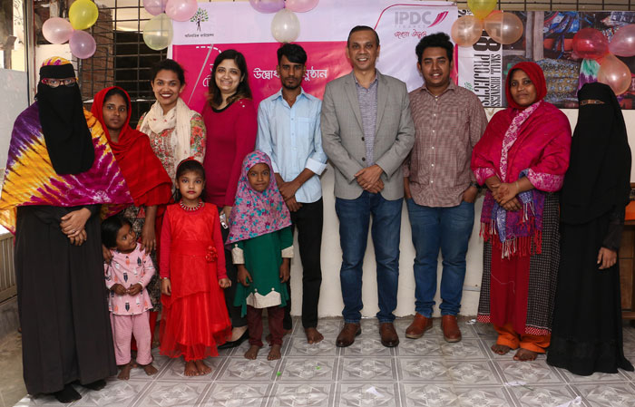 IPDC Finance under the ‘Shokhom Project’ of Obhizatrik Foundation has handed over the sewing machines to the unemployed women of Mollah Slum located at Mirpur