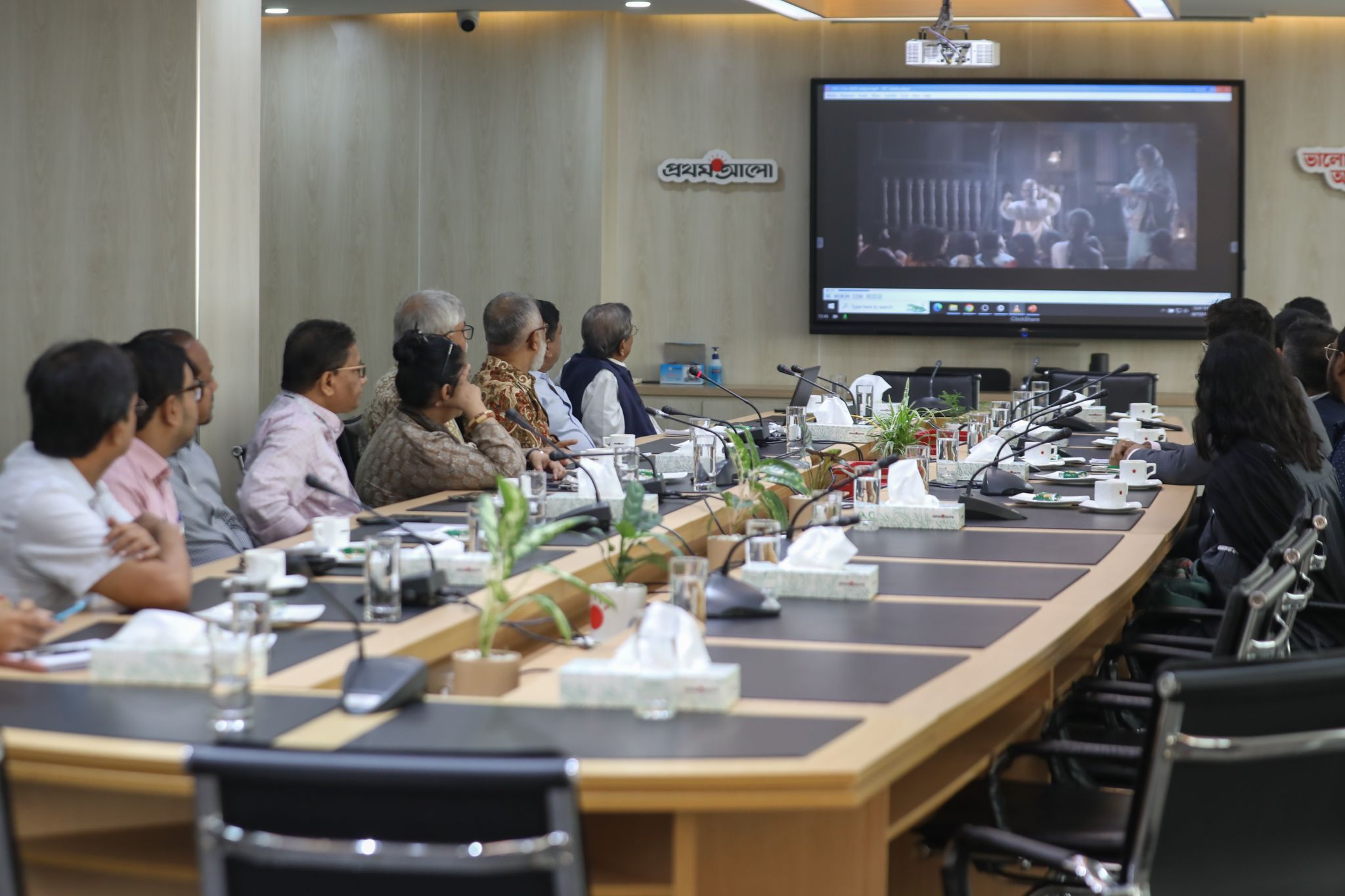 Signing Ceremony of IPDC-Prothom ALo Priyo Shikkhok Sommanona 2025, 5th Edition 3