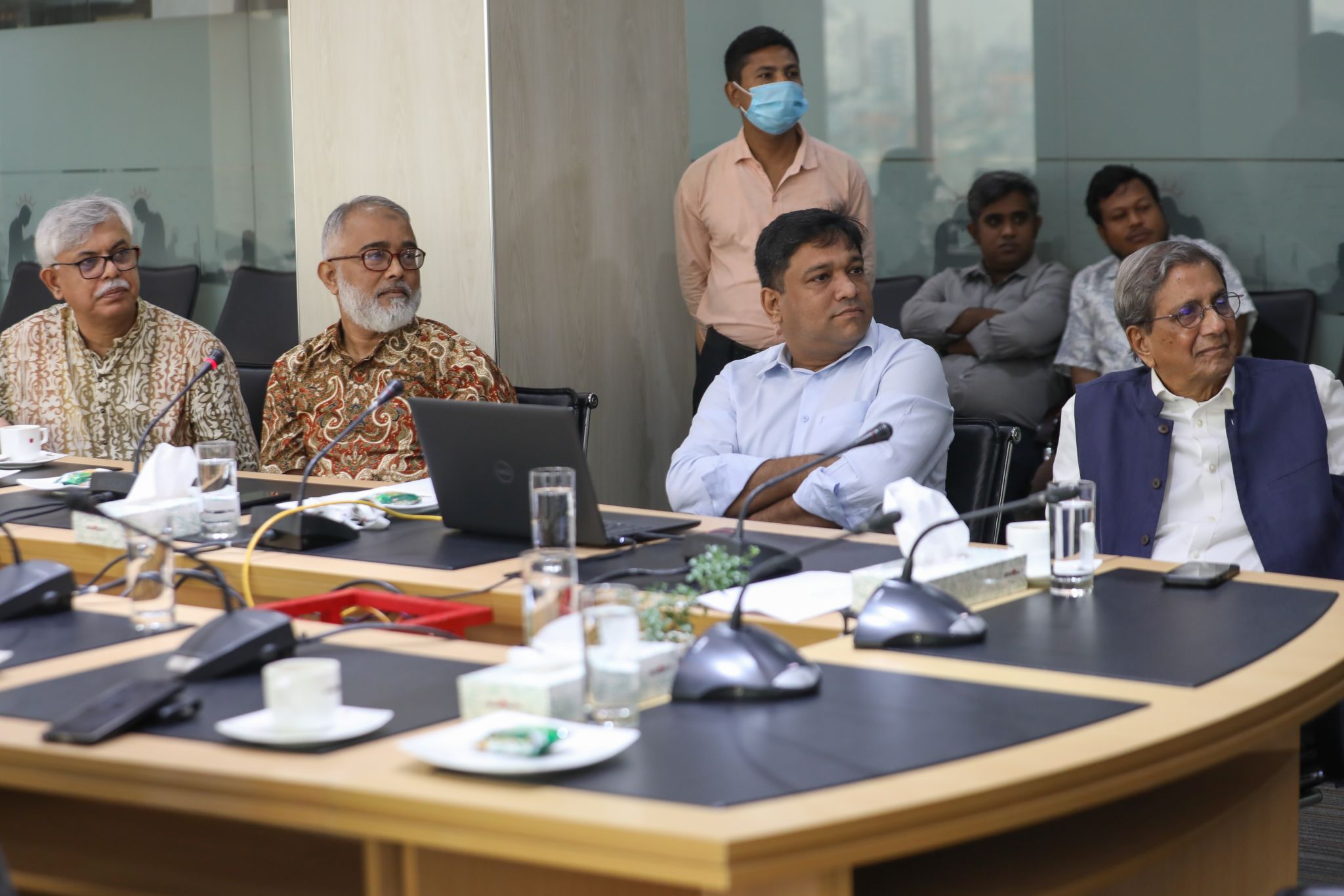 Signing Ceremony of IPDC-Prothom ALo Priyo Shikkhok Sommanona 2025, 5th Edition 6
